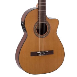 Admira Málaga 4/4 Fishman Classic III guitar with cutaway